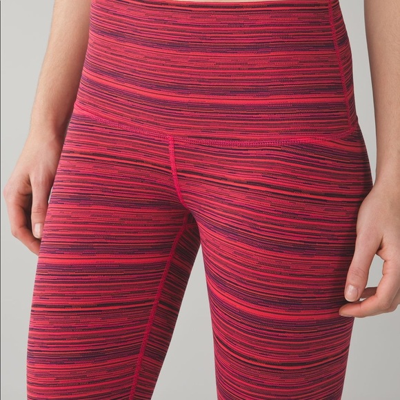 Lululemon Wunder Under Crop (Hi Rise) - Picture 6 of 6
